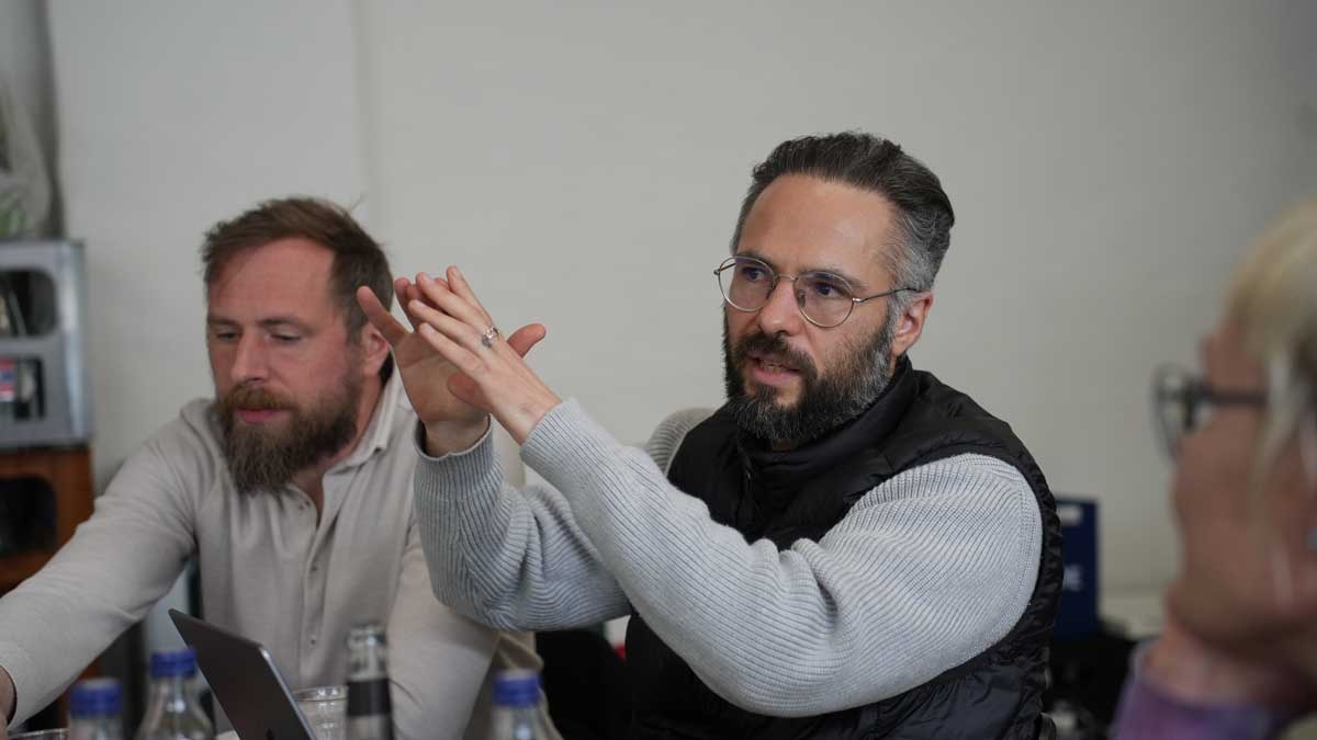 Partners exchanging ideas at the PAGEBREAKER Kick-Off meeting
